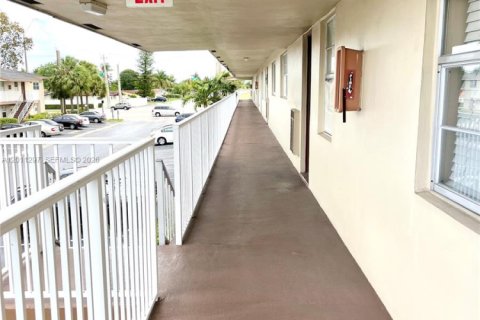 Condominio en venta en Margate, Florida, 2 dormitorios, 91.97 m2 № 2074984 - foto 3