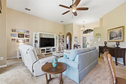 Villa ou maison à vendre à San Antonio, Floride: 3 chambres, 167.13 m2 № 2424313 - photo 8