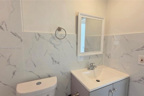 Снять в аренду виллу или дом в Норт-Майами, Флорида 3 спальни, 201.41м2, № 1971757 - фото 22