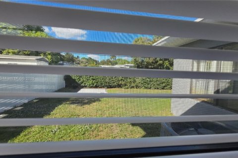 Снять в аренду виллу или дом в Норт-Майами, Флорида 3 спальни, 201.41м2, № 1971757 - фото 20