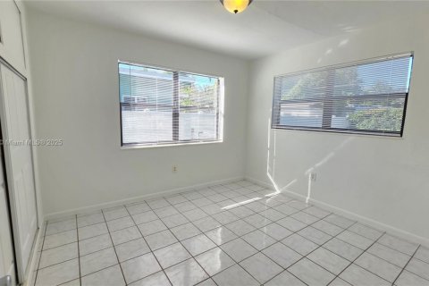 Снять в аренду виллу или дом в Норт-Майами, Флорида 3 спальни, 201.41м2, № 1971757 - фото 19