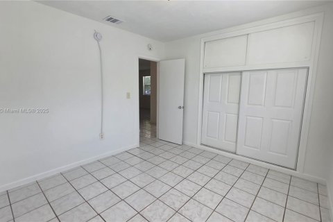 Снять в аренду виллу или дом в Норт-Майами, Флорида 3 спальни, 201.41м2, № 1971757 - фото 16