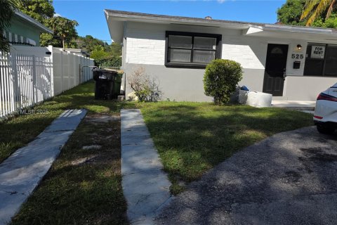 Снять в аренду виллу или дом в Норт-Майами, Флорида 3 спальни, 201.41м2, № 1971757 - фото 2