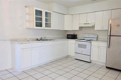 Снять в аренду виллу или дом в Норт-Майами, Флорида 3 спальни, 201.41м2, № 1971757 - фото 10