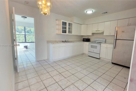 Снять в аренду виллу или дом в Норт-Майами, Флорида 3 спальни, 201.41м2, № 1971757 - фото 8