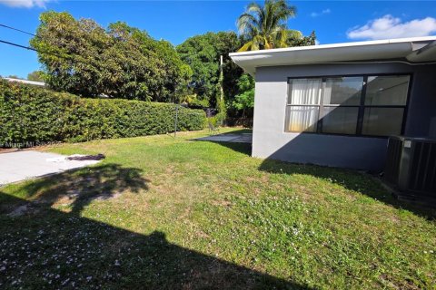 Снять в аренду виллу или дом в Норт-Майами, Флорида 3 спальни, 201.41м2, № 1971757 - фото 25