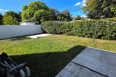 Снять в аренду виллу или дом в Норт-Майами, Флорида 3 спальни, 201.41м2, № 1971757 - фото 26