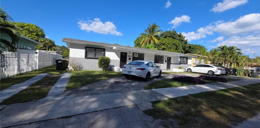 Дом в Норт-Майами, Флорида 3 спальни, 201.41м2 № 1971757