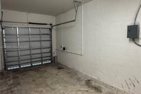 Adosado en alquiler en Homestead, Florida, 3 dormitorios, 133.97 m2 № 2011377 - foto 9