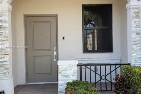 Adosado en alquiler en Homestead, Florida, 3 dormitorios, 133.97 m2 № 2011377 - foto 4