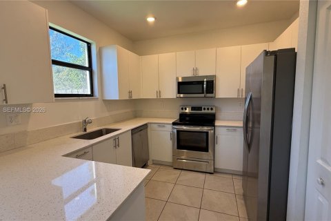 Adosado en alquiler en Homestead, Florida, 3 dormitorios, 133.97 m2 № 2011377 - foto 17