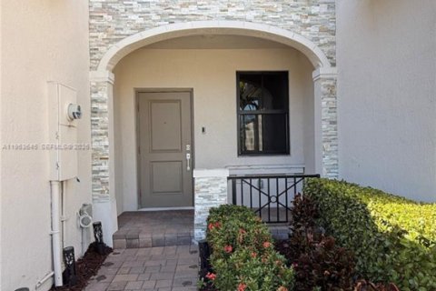 Adosado en alquiler en Homestead, Florida, 3 dormitorios, 133.97 m2 № 2011377 - foto 3