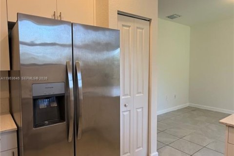 Adosado en alquiler en Homestead, Florida, 3 dormitorios, 133.97 m2 № 2011377 - foto 21