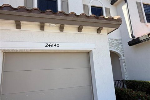 Adosado en alquiler en Homestead, Florida, 3 dormitorios, 133.97 m2 № 2011377 - foto 2