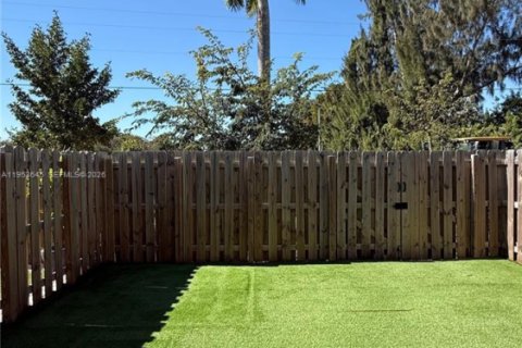 Adosado en alquiler en Homestead, Florida, 3 dormitorios, 133.97 m2 № 2011377 - foto 22