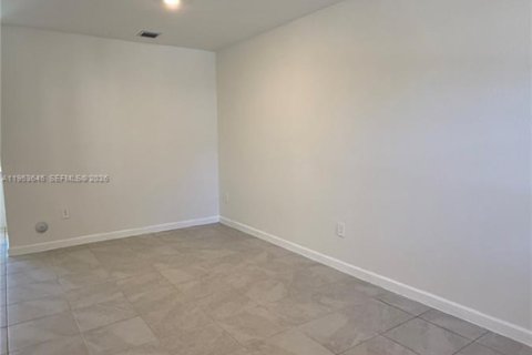 Adosado en alquiler en Homestead, Florida, 3 dormitorios, 133.97 m2 № 2011377 - foto 5