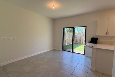 Adosado en alquiler en Homestead, Florida, 3 dormitorios, 133.97 m2 № 2011377 - foto 15