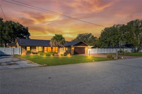 Casa en venta en Spring Hill, Florida, 3 dormitorios, 178.56 m2 № 2386755 - foto 2