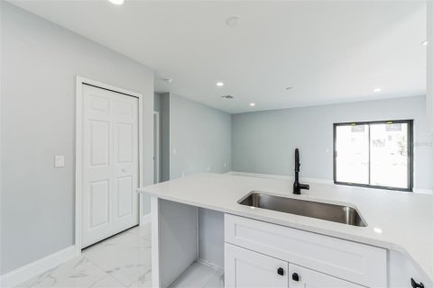 Casa en venta en Lehigh Acres, Florida, 3 dormitorios, 110.37 m2 № 1870084 - foto 9