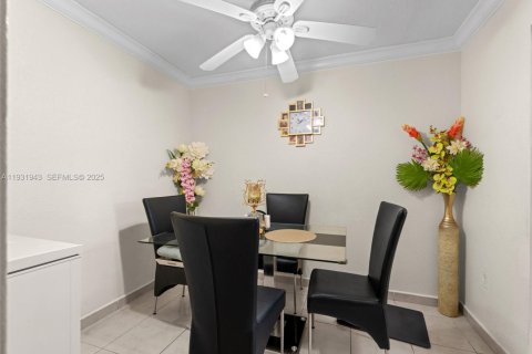 Condo in Hialeah, Florida, 2 bedrooms  № 1990978 - photo 6
