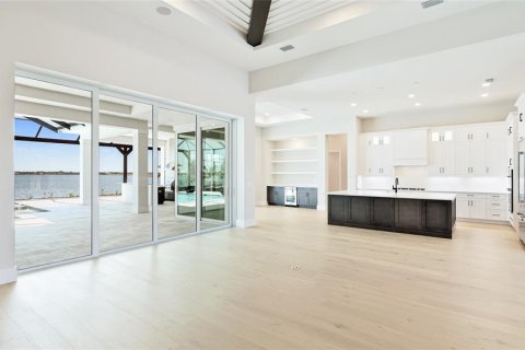 House in Sarasota, Florida 4 bedrooms, 371.61 sq.m. № 1618276 - photo 10