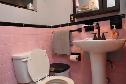 Casa en venta en Orlando, Florida, 4 dormitorios, 217.39 m2 № 2425289 - foto 16