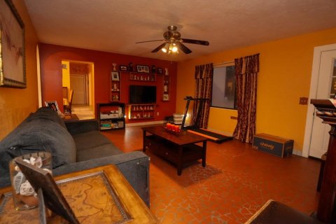 Casa en venta en Orlando, Florida, 4 dormitorios, 217.39 m2 № 2425289 - foto 12