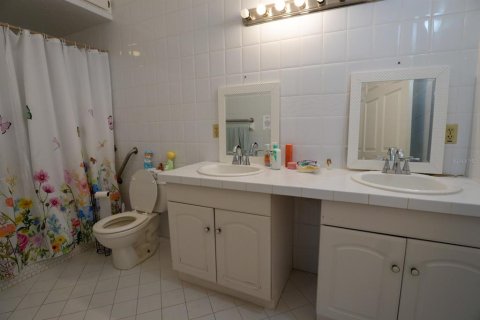 Casa en venta en Orlando, Florida, 4 dormitorios, 217.39 m2 № 2425289 - foto 26