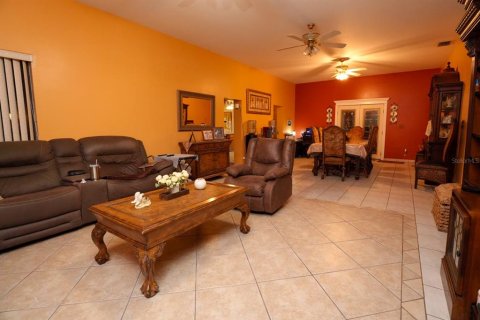 Casa en venta en Orlando, Florida, 4 dormitorios, 217.39 m2 № 2425289 - foto 21