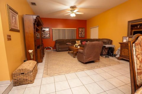Casa en venta en Orlando, Florida, 4 dormitorios, 217.39 m2 № 2425289 - foto 22