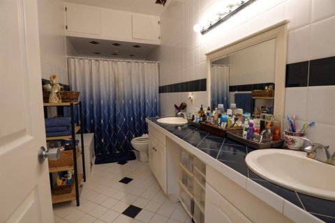Casa en venta en Orlando, Florida, 4 dormitorios, 217.39 m2 № 2425289 - foto 25