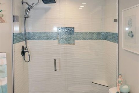 Condo in Saint Petersburg, Florida, 2 bedrooms  № 1916032 - photo 18