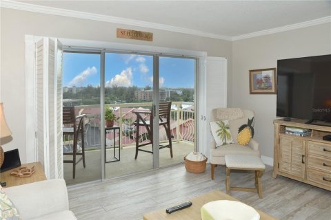 Condo in Saint Petersburg, Florida, 2 bedrooms  № 1916032 - photo 4