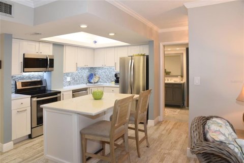 Condo in Saint Petersburg, Florida, 2 bedrooms  № 1916032 - photo 8
