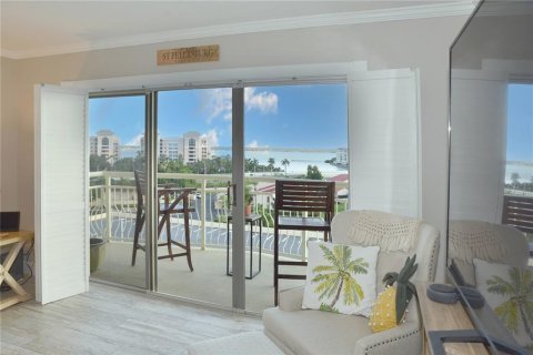 Condo in Saint Petersburg, Florida, 2 bedrooms  № 1916032 - photo 13