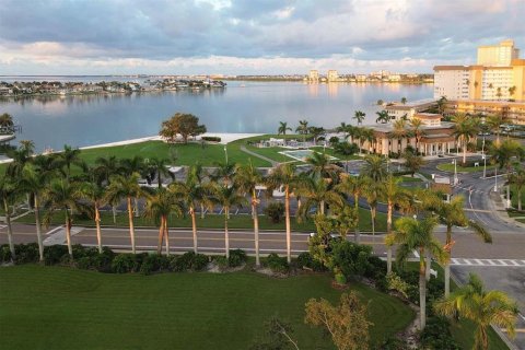 Condo in Saint Petersburg, Florida, 2 bedrooms  № 1916032 - photo 29