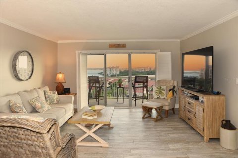 Condo in Saint Petersburg, Florida, 2 bedrooms  № 1916032 - photo 12