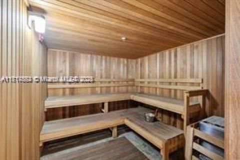 Condo in Miami Beach, Florida, 1 bedroom  № 1938001 - photo 20