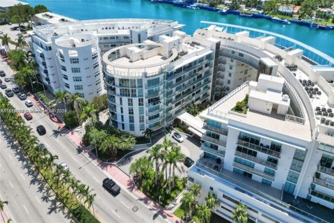 Condo in Miami Beach, Florida, 1 bedroom  № 1938001 - photo 14
