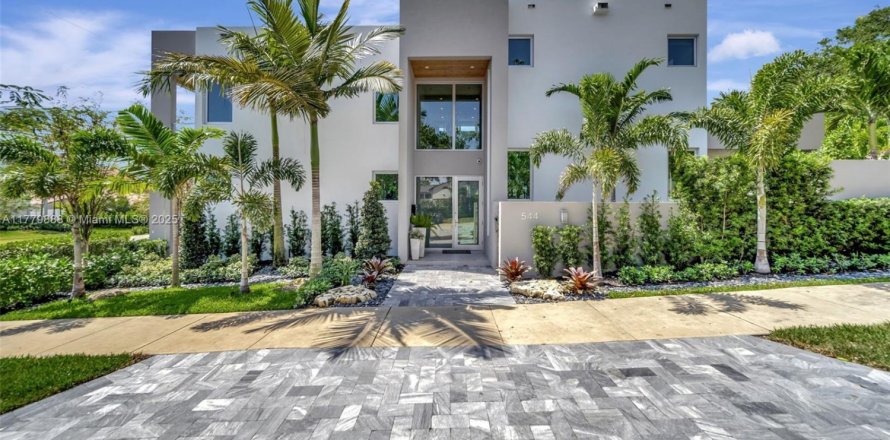 Дом в Форт-Лодердейл, Флорида 4 спальни, 280.56м2 № 1923882