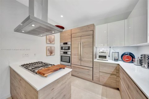 Купить виллу или дом в Форт-Лодердейл, Флорида 4 спальни, 280.56м2, № 1923882 - фото 12