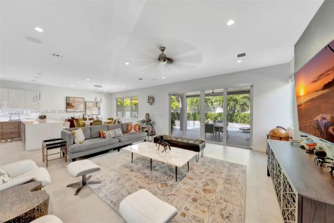 Купить виллу или дом в Форт-Лодердейл, Флорида 4 спальни, 280.56м2, № 1923882 - фото 8