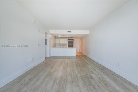 Condo in Miami, Florida, 2 bedrooms  № 2022314 - photo 8