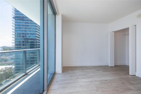 Condo in Miami, Florida, 2 bedrooms  № 2022314 - photo 12