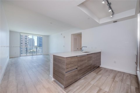 Condo in Miami, Florida, 2 bedrooms  № 2022314 - photo 6