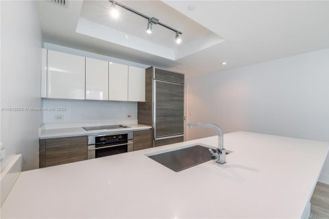 Condo in Miami, Florida, 2 bedrooms  № 2022314 - photo 7