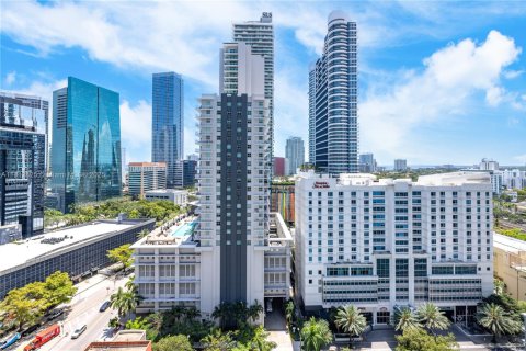 Condo in Miami, Florida, 2 bedrooms  № 2022314 - photo 24