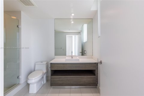 Condo in Miami, Florida, 2 bedrooms  № 2022314 - photo 14