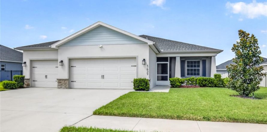 Casa en Lake Alfred, Florida 4 dormitorios, 244.24 m2 № 2403350