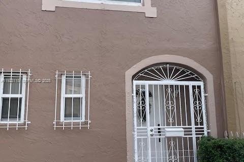 House in Miami Gardens, Florida 2 bedrooms, 103.12 sq.m. № 1982868 - photo 1